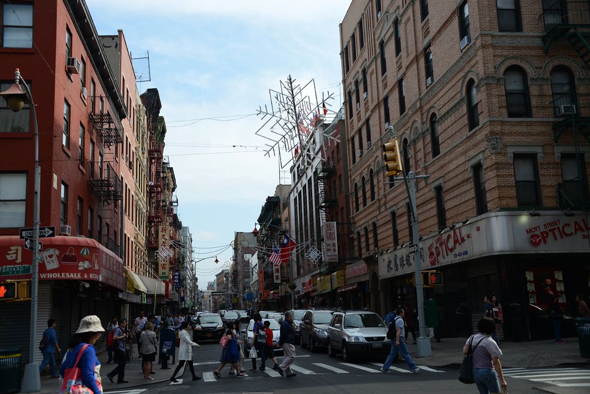 11-1 Looking Up Mott St From Bayard St In Chinatown New York City